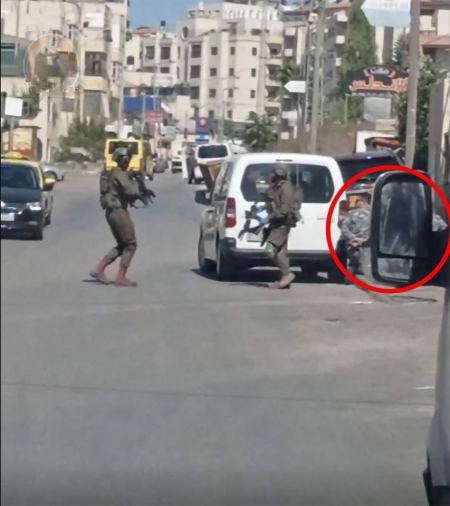 دورية للاحتلال توقف دورية للضابطة الجمركية الفلسطينية في رام الله